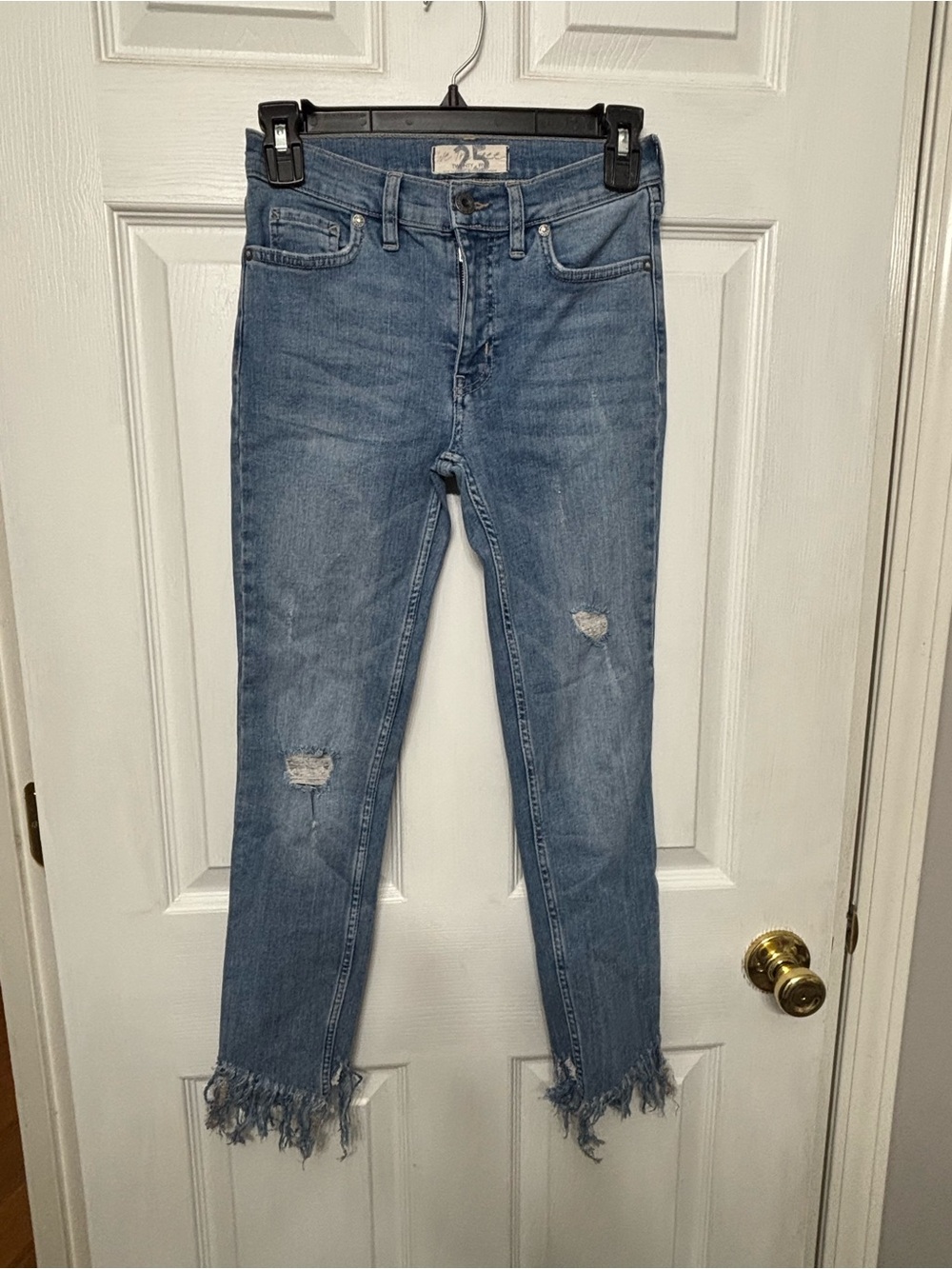 We The Free Light Blue Distressed Ankle Jeans with Frayed Hem